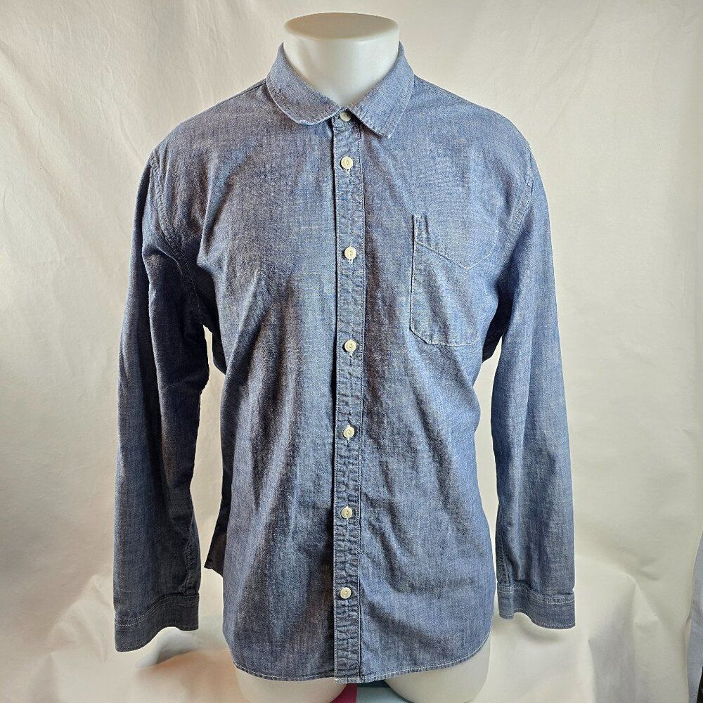 GAP 1969 Shirt Mens XL Blue Chambray Button Up Cotton Casual Classic Preppy 1623